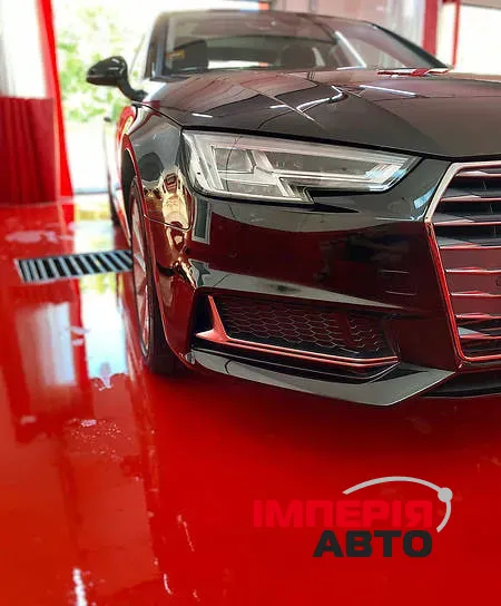 Audi A4 - фото 1