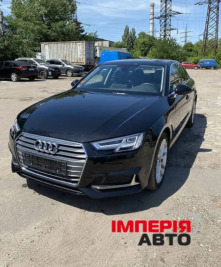 Audi A4 - фото 2