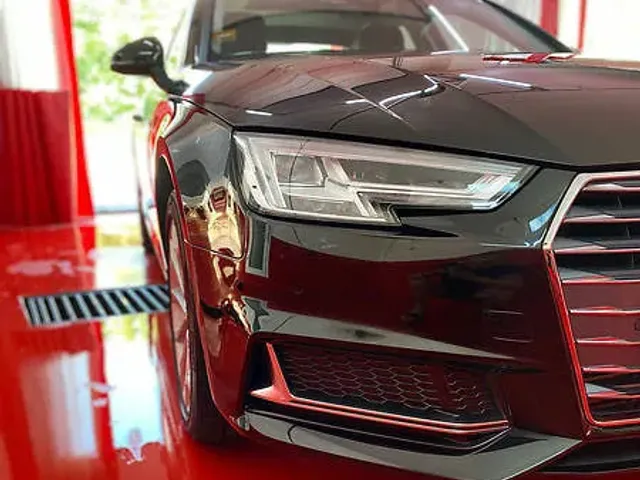 Audi A4 - фото 1