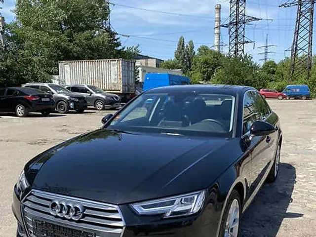 Audi A4 - фото 2