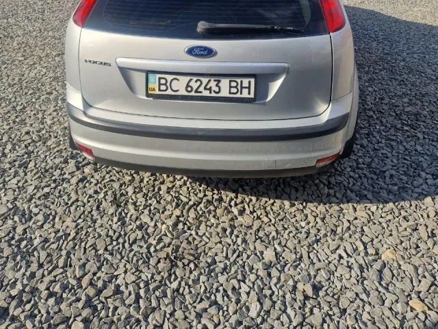 Ford Focus - фото 5