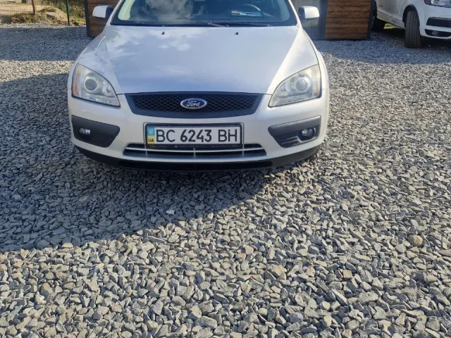 Ford Focus - фото 1