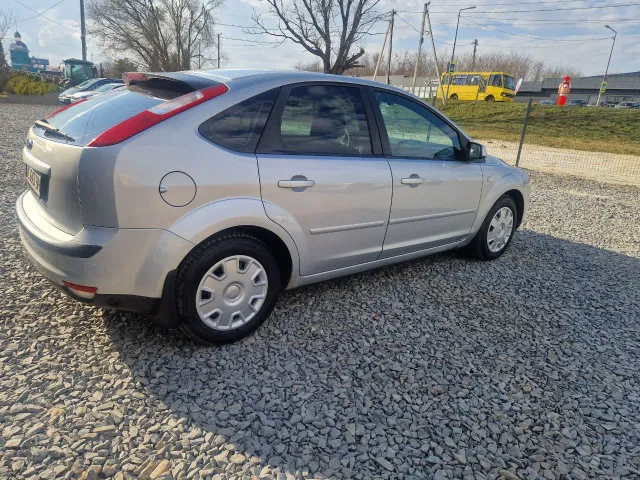 Ford Focus - фото 4