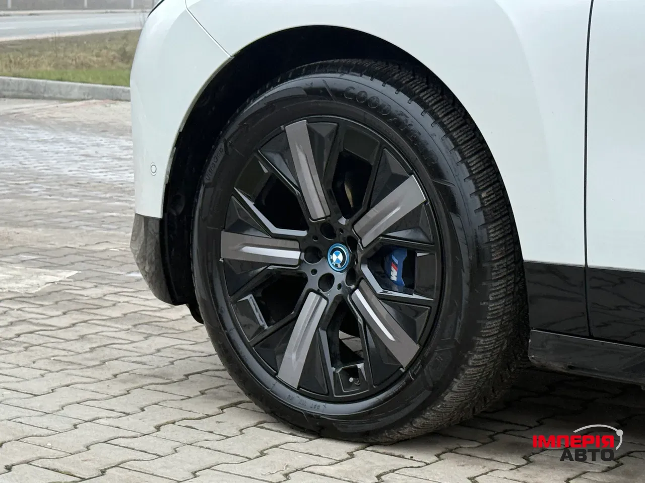 BMW iX - фото 14