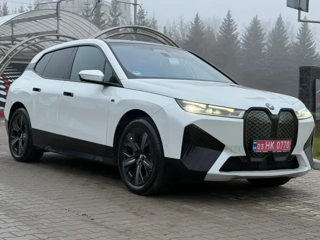 BMW iX - фото 5
