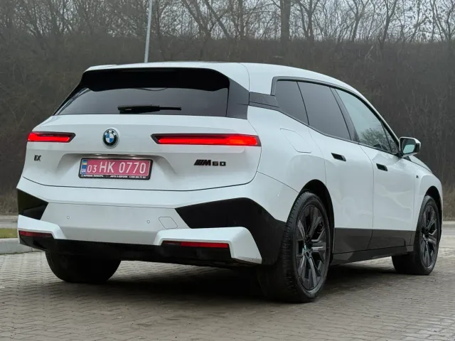 BMW iX - фото 2