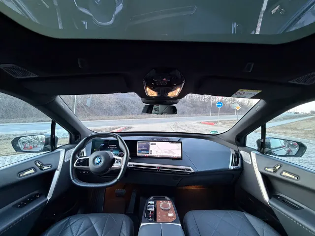 BMW iX - фото 4