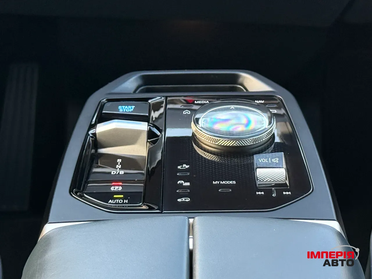 BMW iX - фото 73