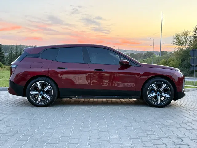 BMW iX - фото 4