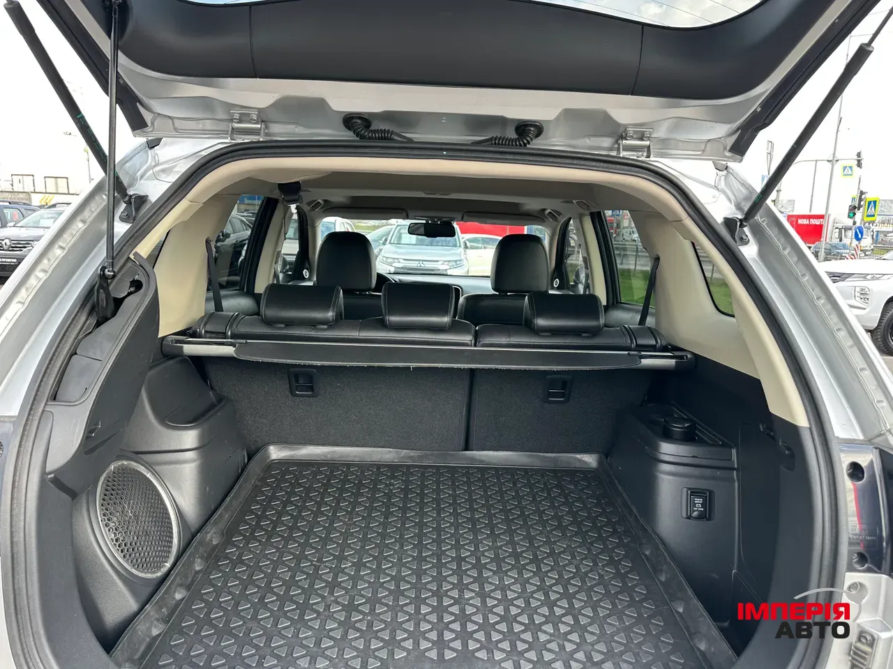 Mitsubishi Outlander - фото 9
