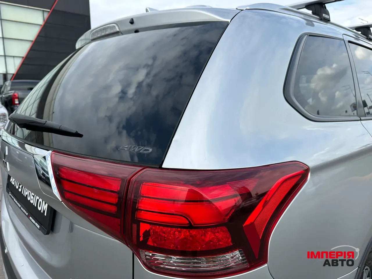 Mitsubishi Outlander - фото 11