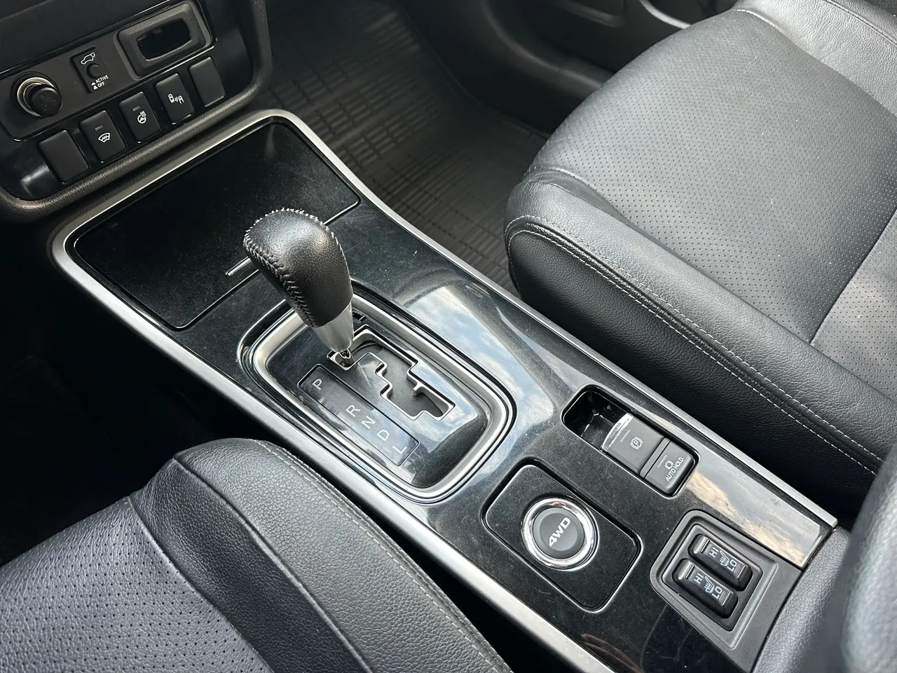 Mitsubishi Outlander - фото 16