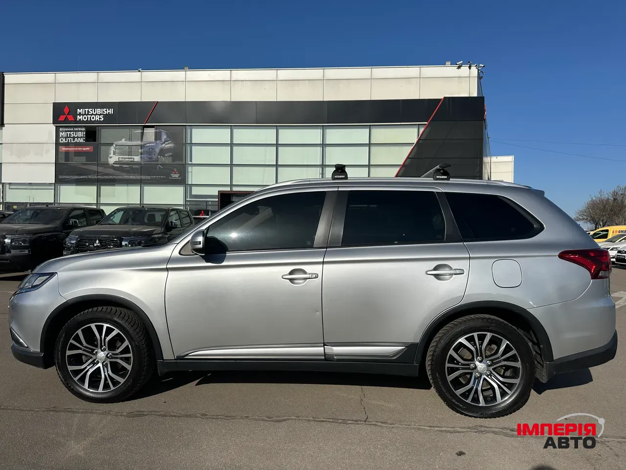 Mitsubishi Outlander - фото 4