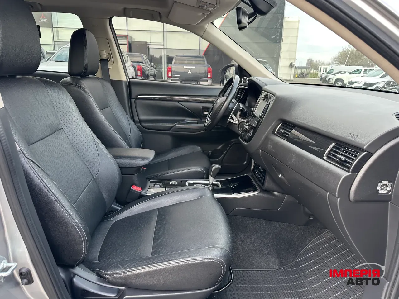 Mitsubishi Outlander - фото 18
