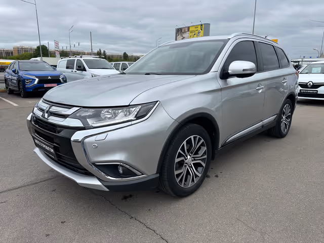 Mitsubishi Outlander - фото 3