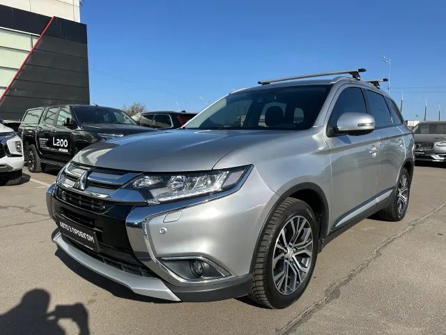 Mitsubishi Outlander - фото 3