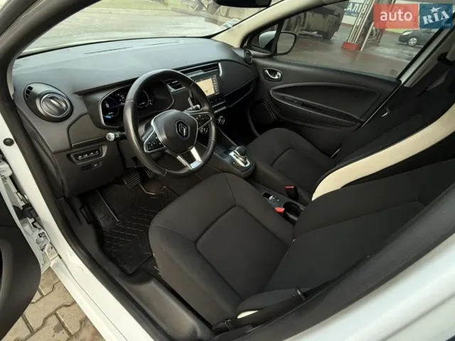 Renault ZOE - фото 3