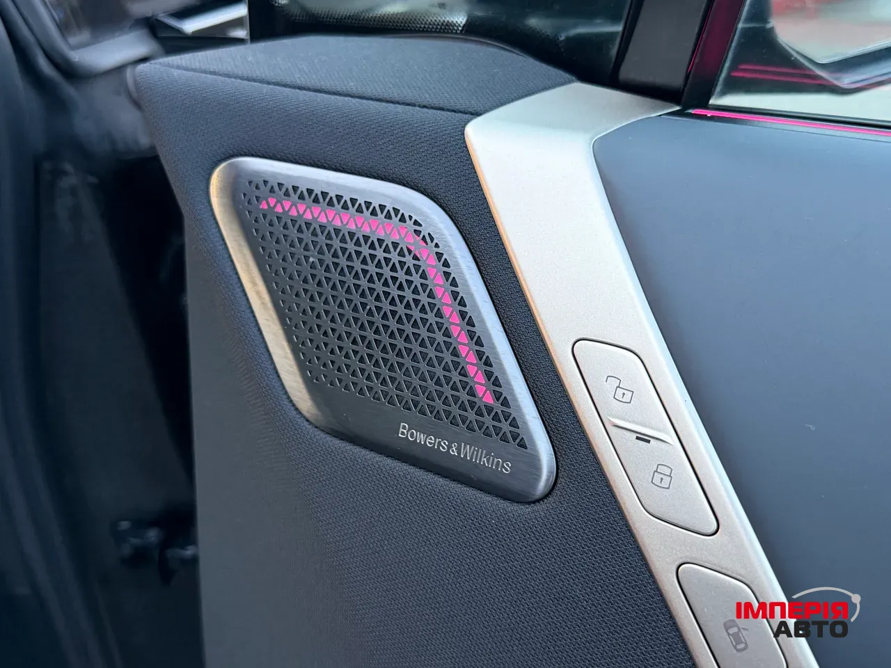 BMW iX - фото 29