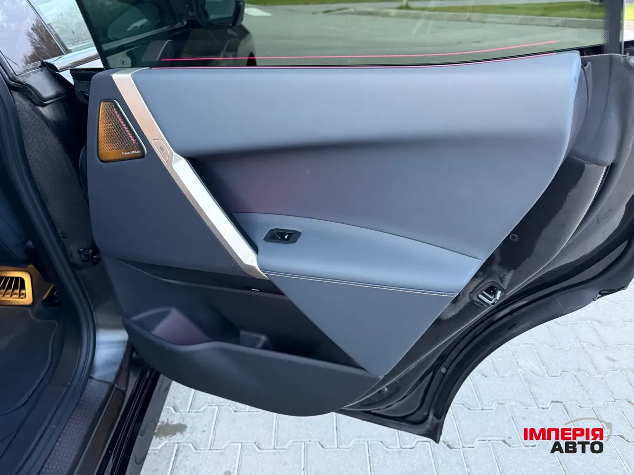 BMW iX - фото 24