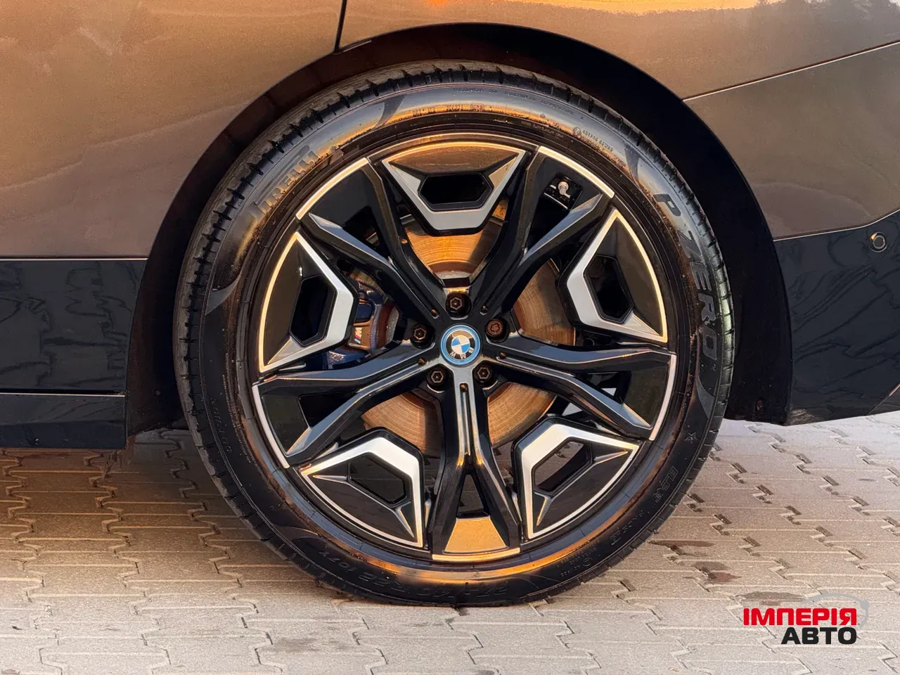 BMW iX - фото 12