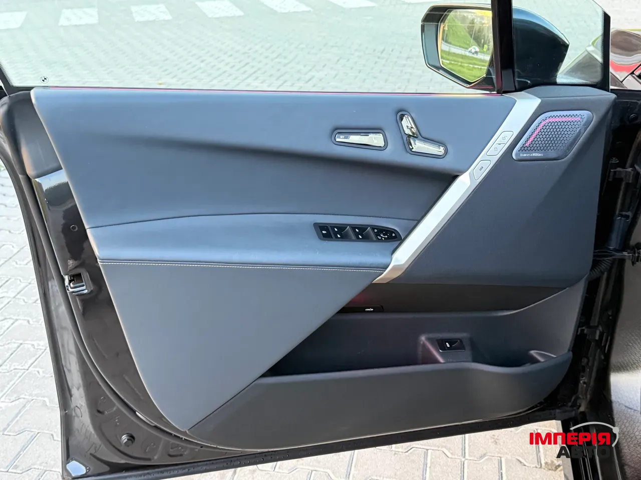 BMW iX - фото 13