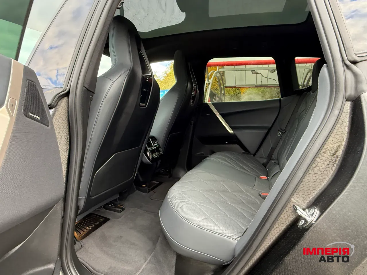 BMW iX - фото 16