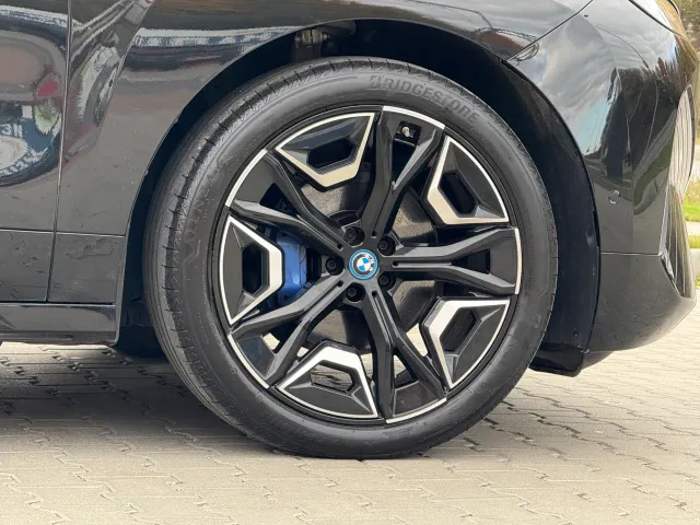 BMW iX - фото 5