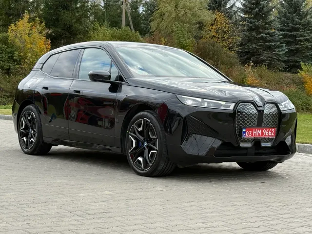BMW iX - фото 3