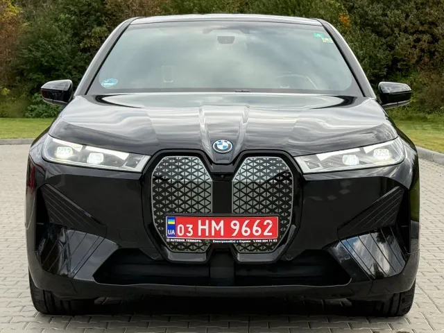 BMW iX - фото 2