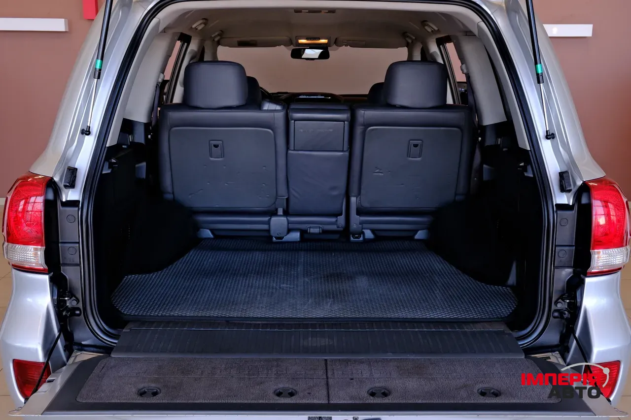 Toyota Land Cruiser - фото 9