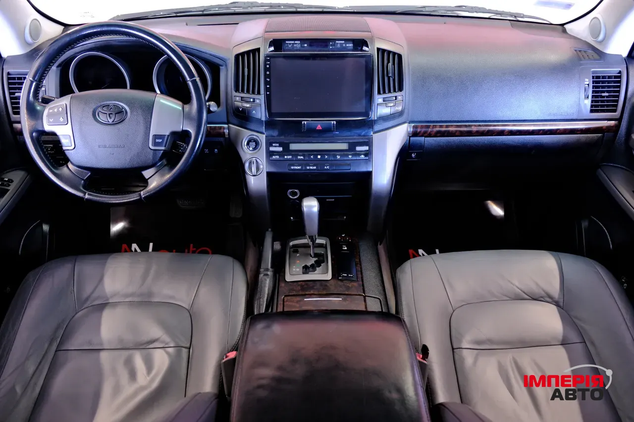 Toyota Land Cruiser - фото 7