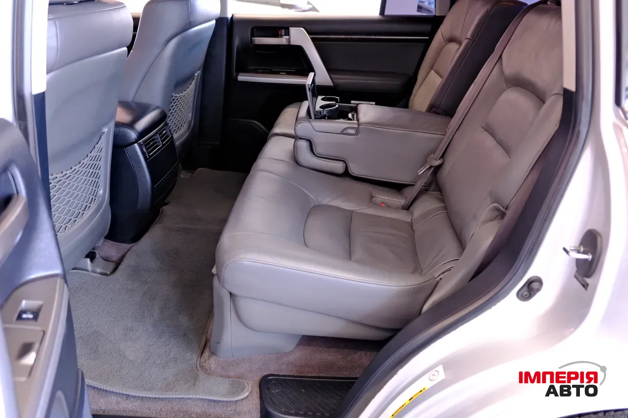 Toyota Land Cruiser - фото 8