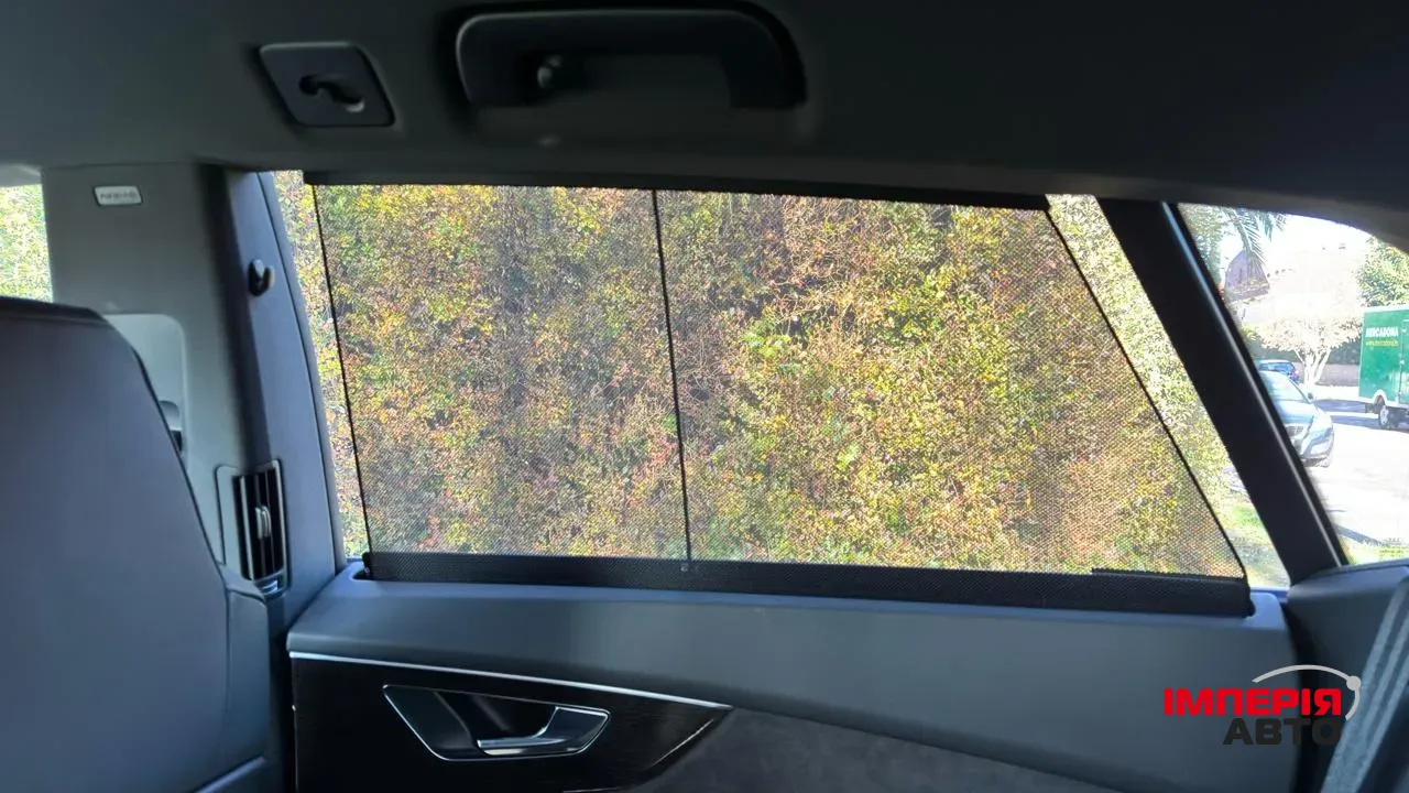 Audi SQ8 - фото 11