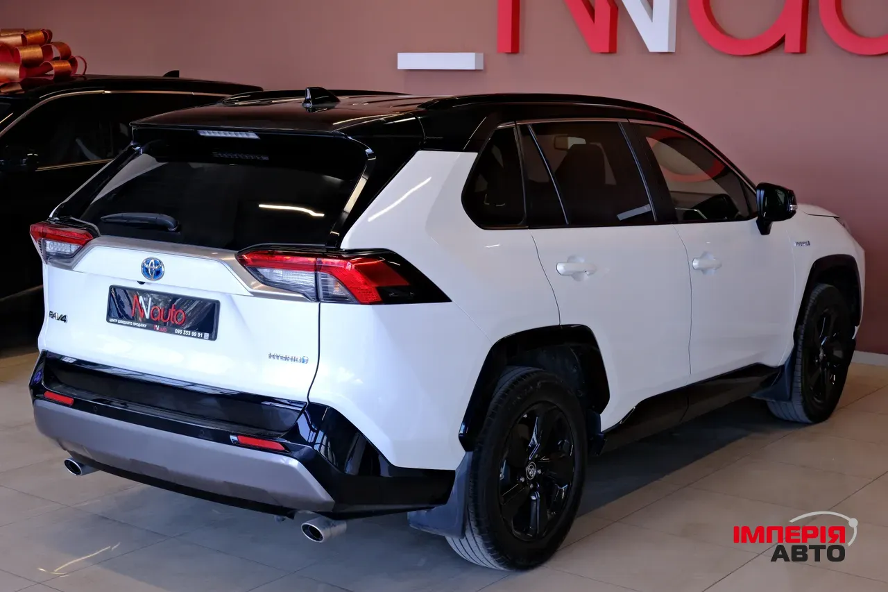 Toyota RAV4 - фото 5