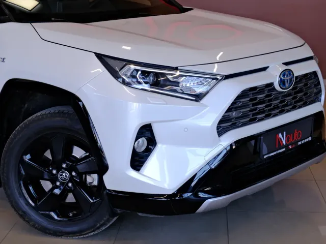 Toyota RAV4 - фото 3