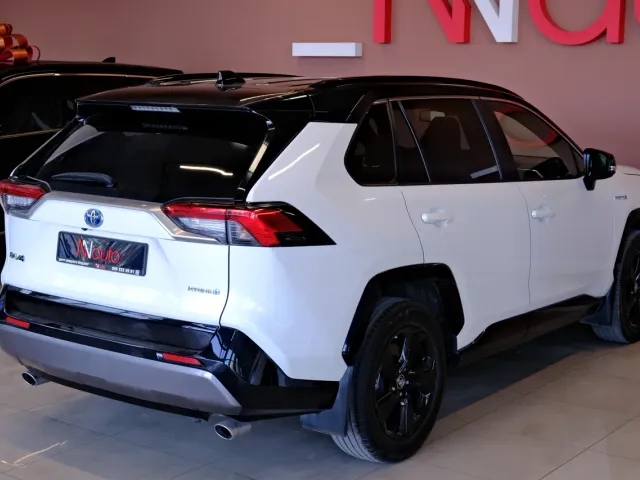 Toyota RAV4 - фото 5