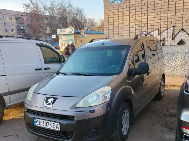 Peugeot Partner - фото 2