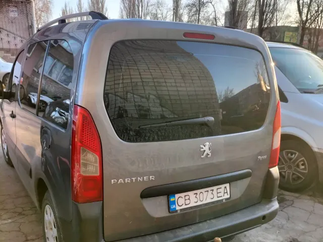 Peugeot Partner - фото 4