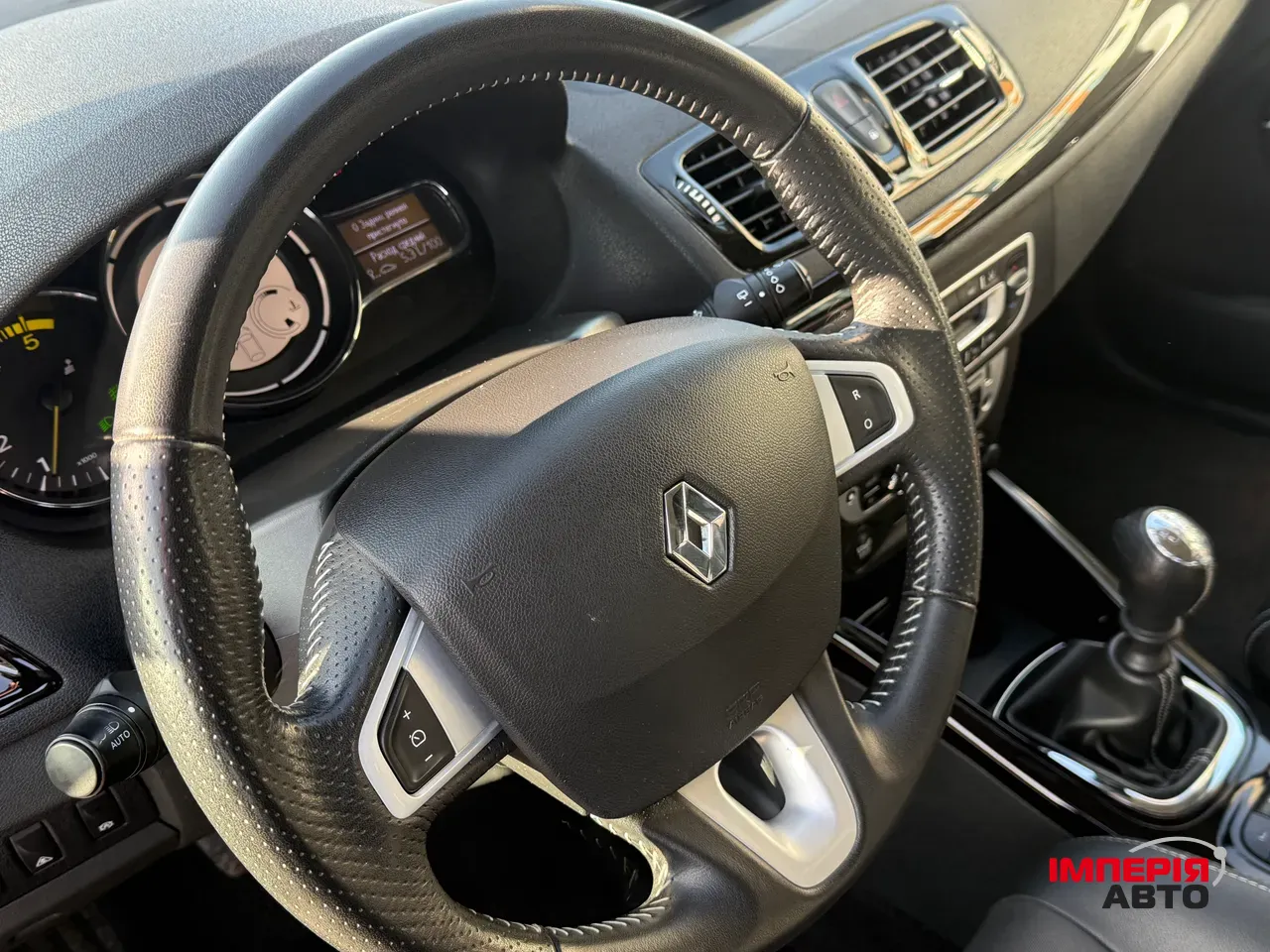 Renault Megane - фото 14