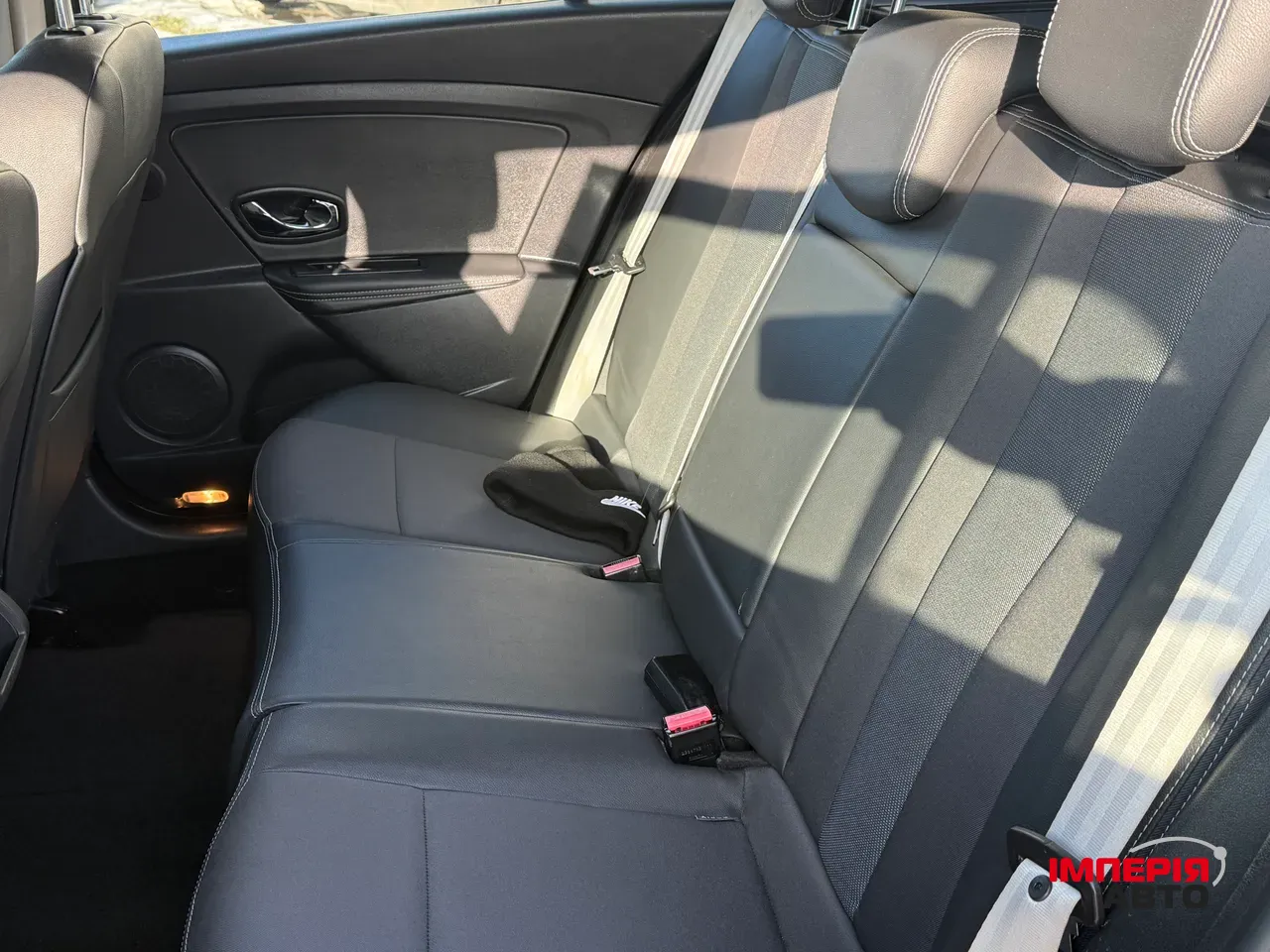 Renault Megane - фото 16