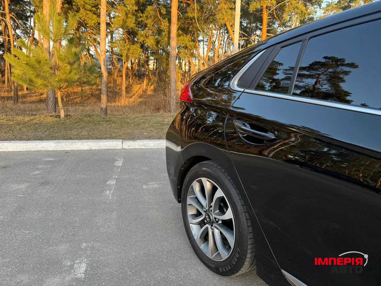 Hyundai IONIQ - фото 9
