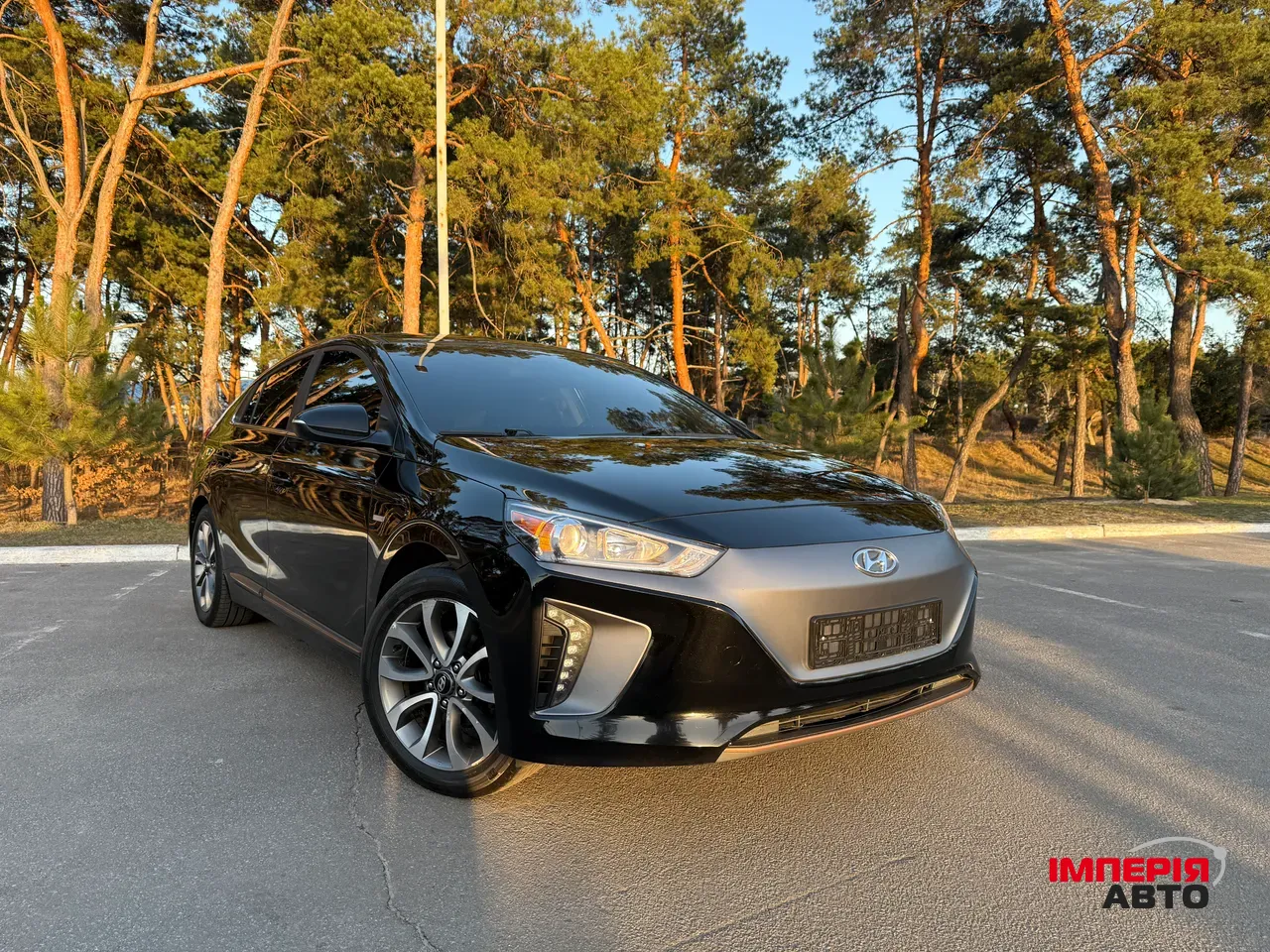 Hyundai IONIQ - фото 1