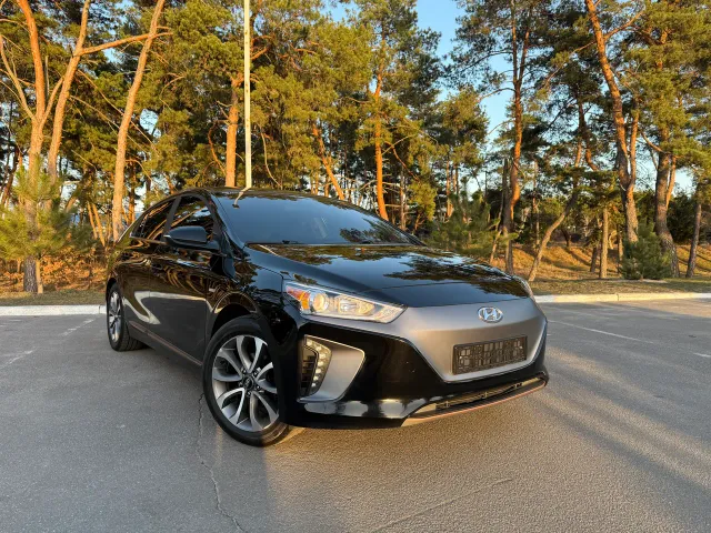 Hyundai IONIQ - фото 1