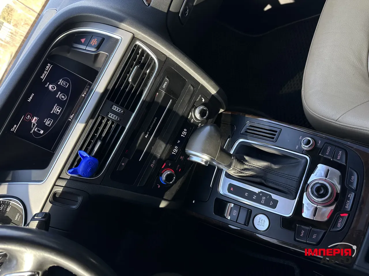 Audi A4 - фото 7