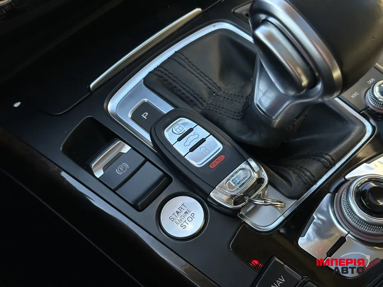 Audi A4 - фото 8