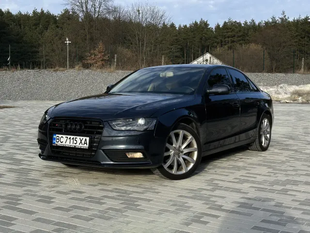 Audi A4 - фото 1