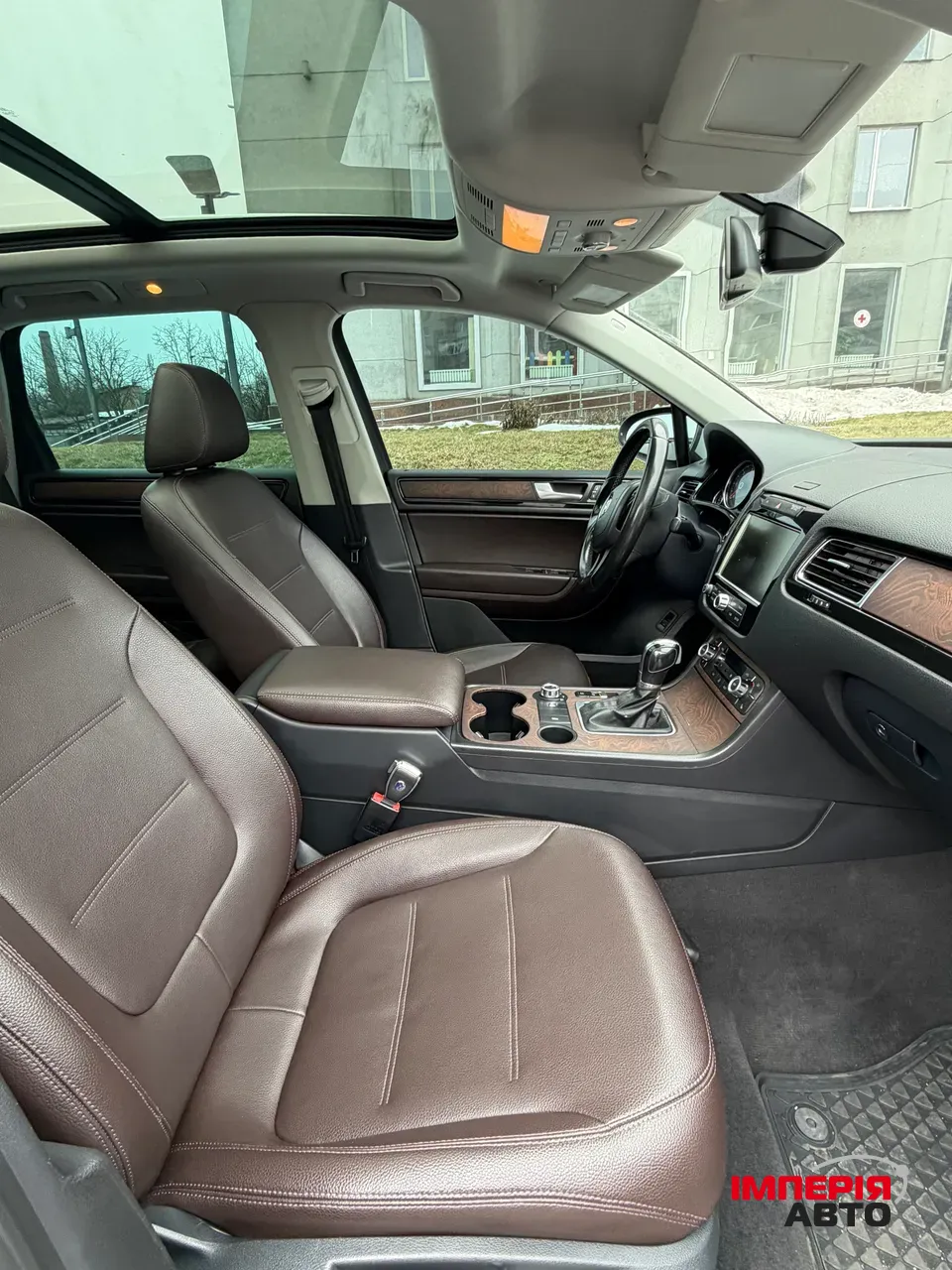 Volkswagen Touareg - фото 6