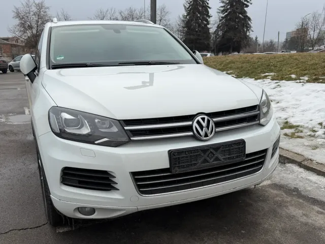 Volkswagen Touareg - фото 1