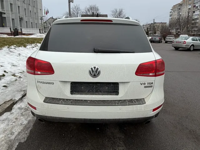 Volkswagen Touareg - фото 3