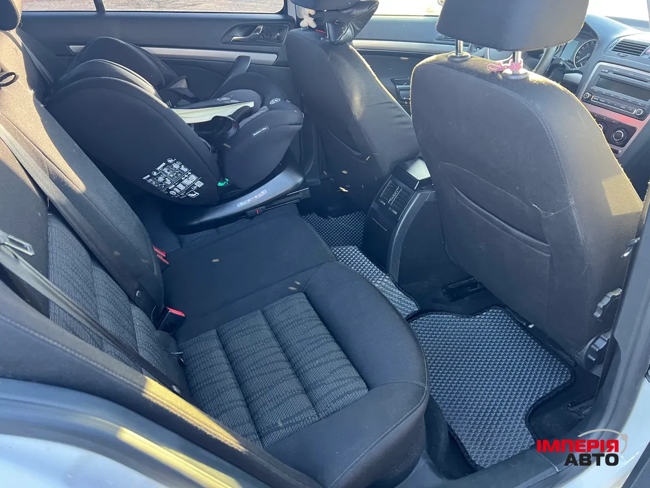 Skoda Octavia - фото 7